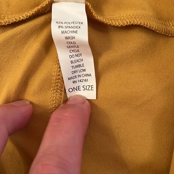 Ladies yellow one size LulaRoe leggings. - Picture 6 of 6